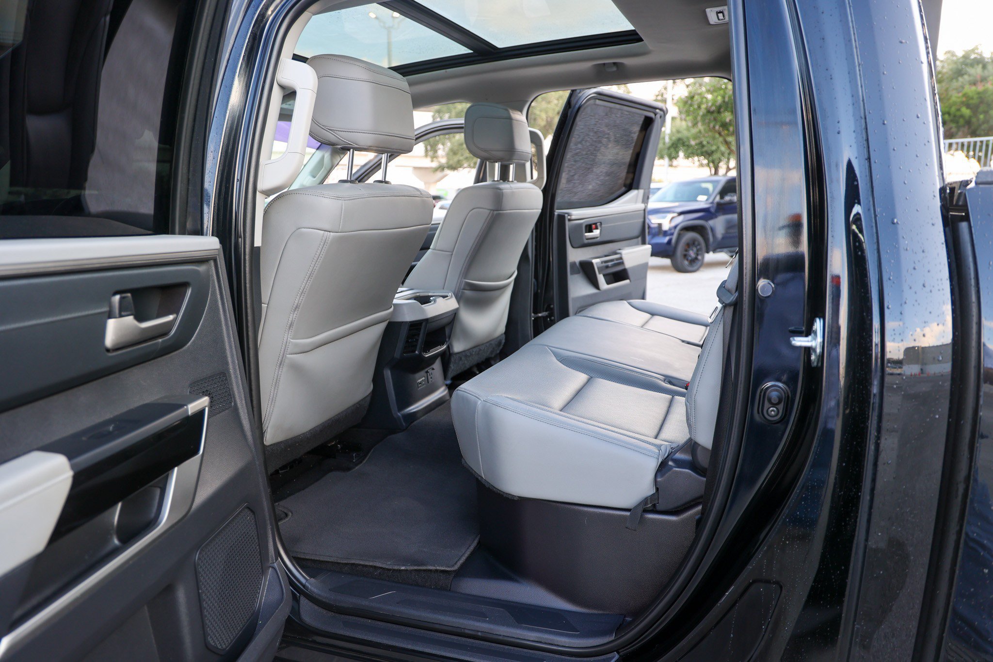 Used 2022 MIDNIGHT BLACK ME Toyota Limited image 37