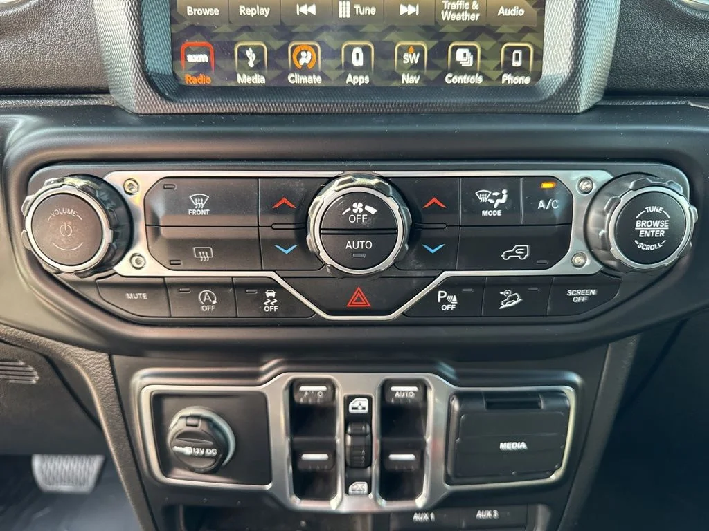 Used 2018 Gray Jeep Unlimited Sahara image 41