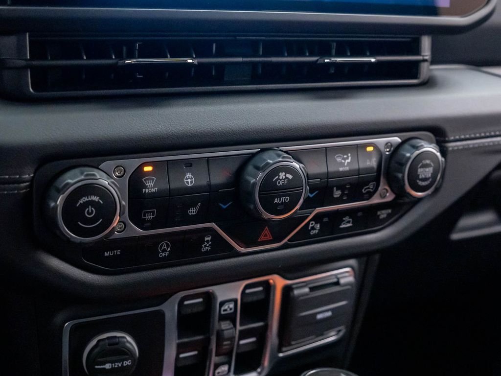 2024 Jeep Wrangler 4-Door Sahara - Photo 26