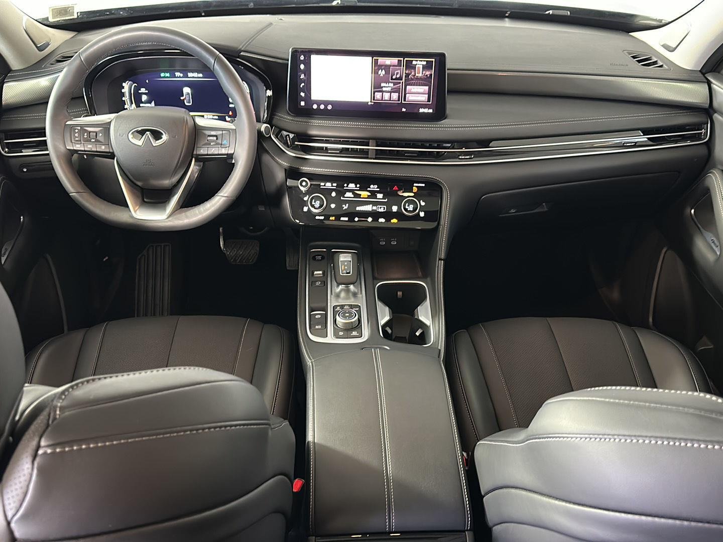 Used 2026 Mineral Black INFINITI LUXE image 3