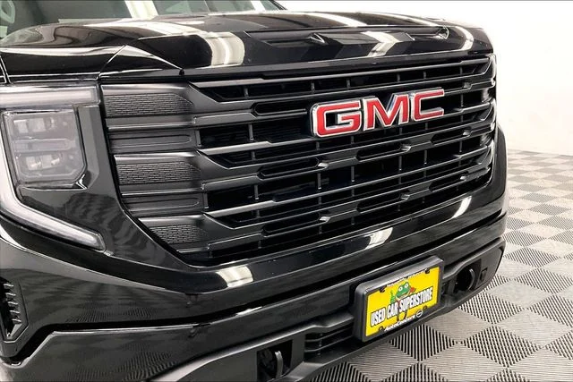 Used 2023 Onyx Black GMC Pro image 30