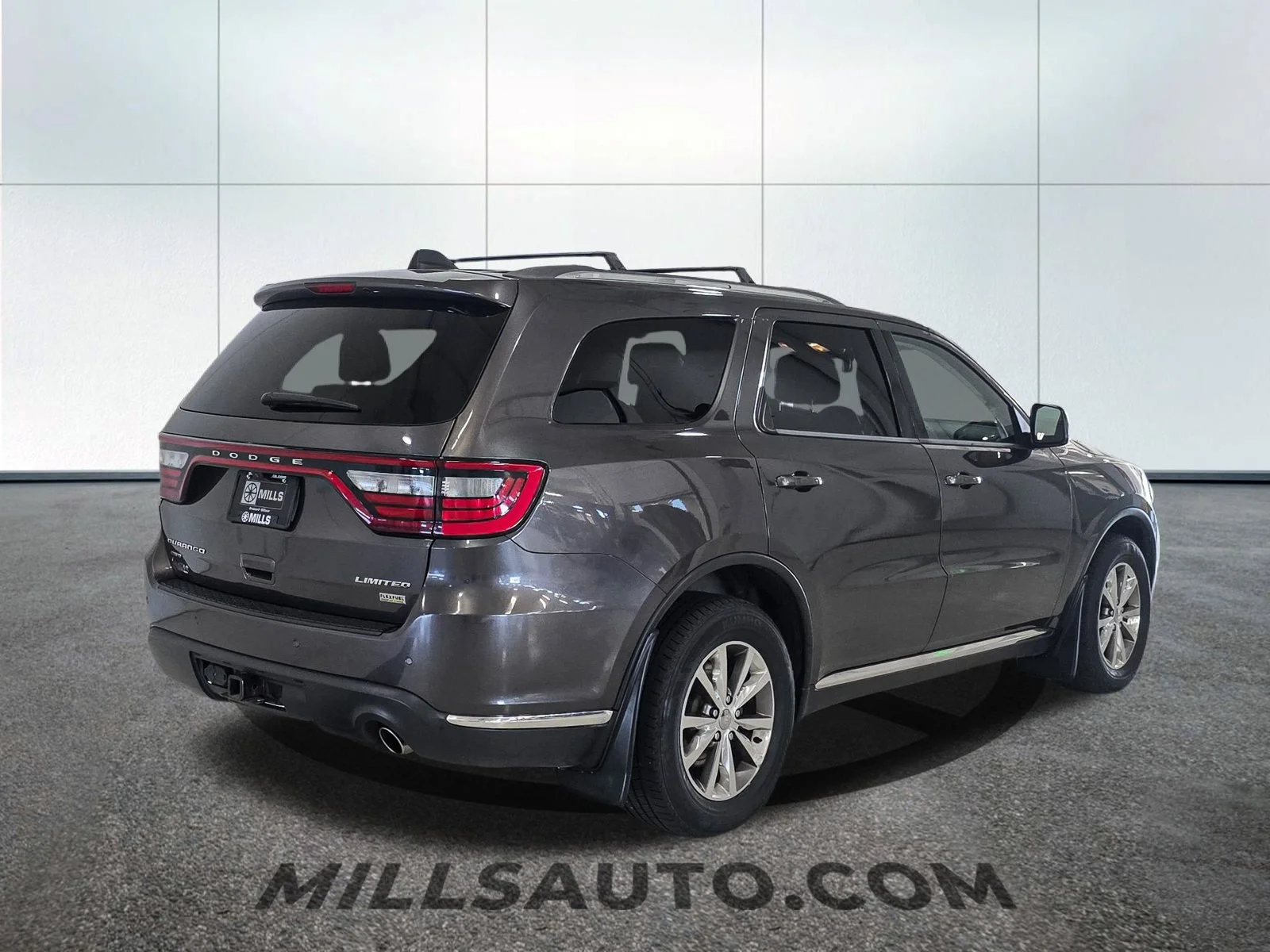 Used 2015 Gray Dodge Limited image 8