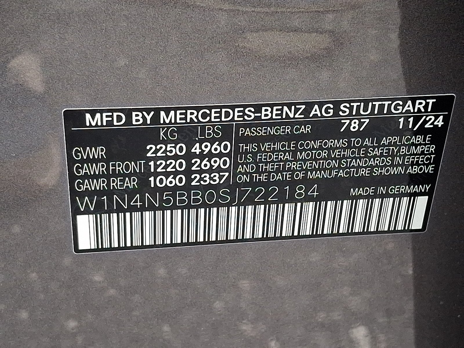 Certified Used 2025 Mountain Grey Metallic Mercedes-Benz 4MATIC® image 28