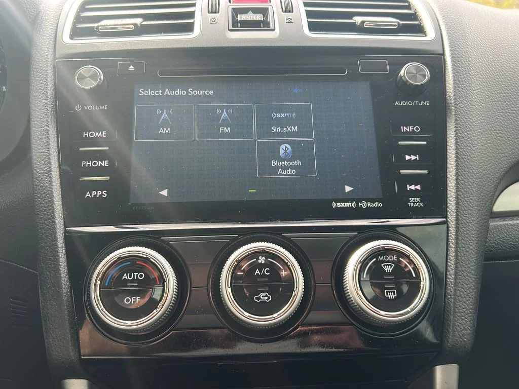 Used 2018 Silver Subaru 2.5i Premium image 19