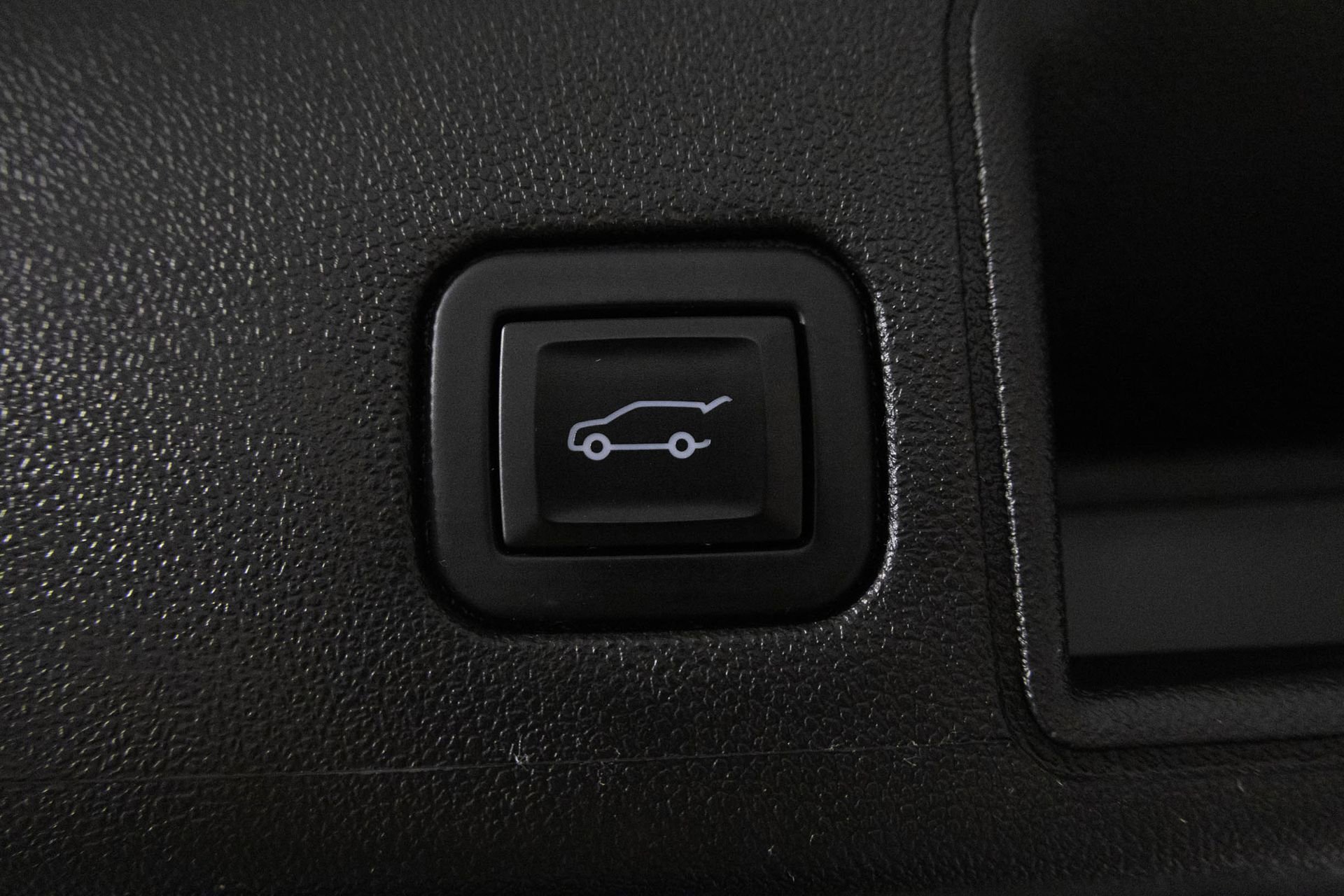 2022 GMC TERRAIN - Image 36