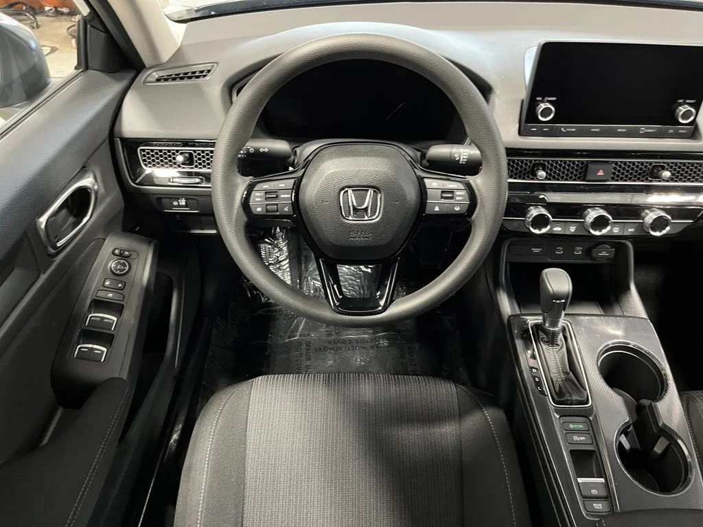 New 2026 Platinum White Pearl Honda LX image 18