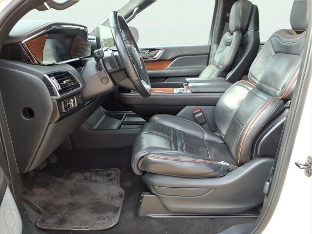 Used 2024 White Lincoln Black Label L image 19