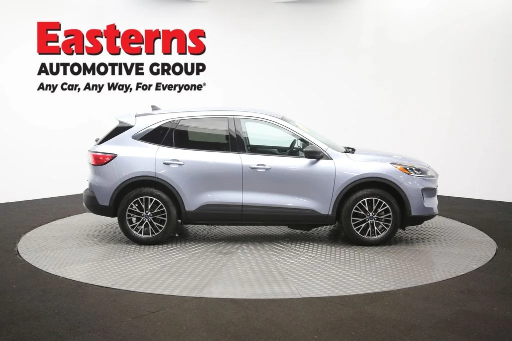 Used 2022 Blue Ford SE image 46