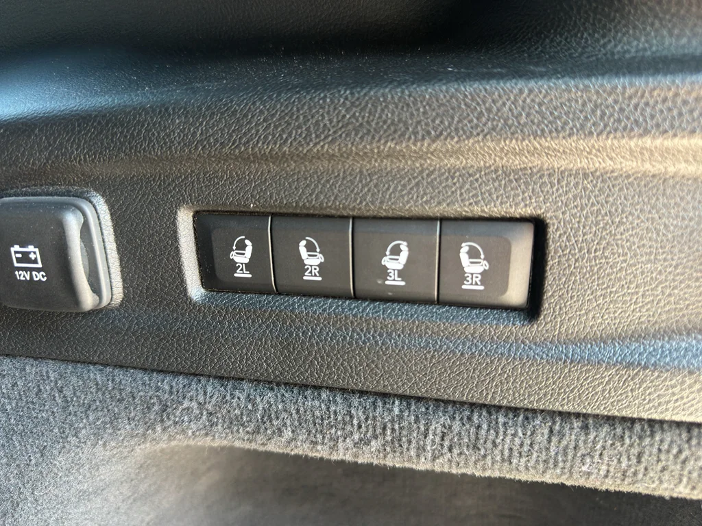 Used 2023 Black Clearcoat Jeep Summit Reserve image 30