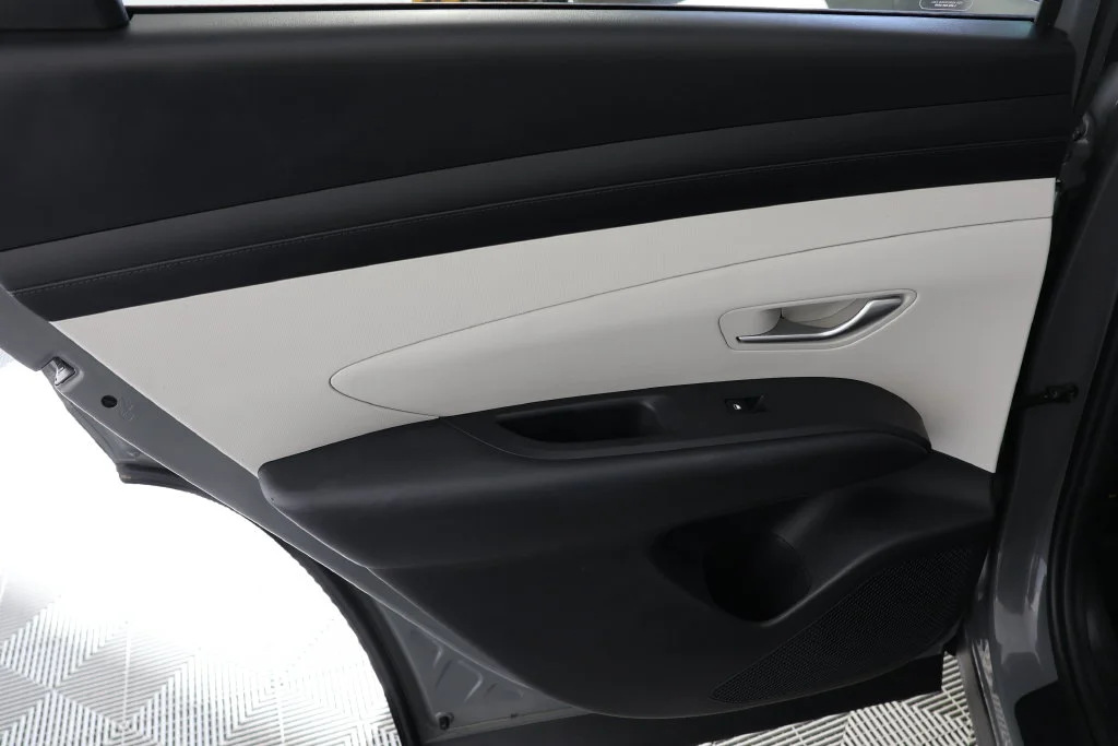 Used 2025 Gray Hyundai SEL image 25
