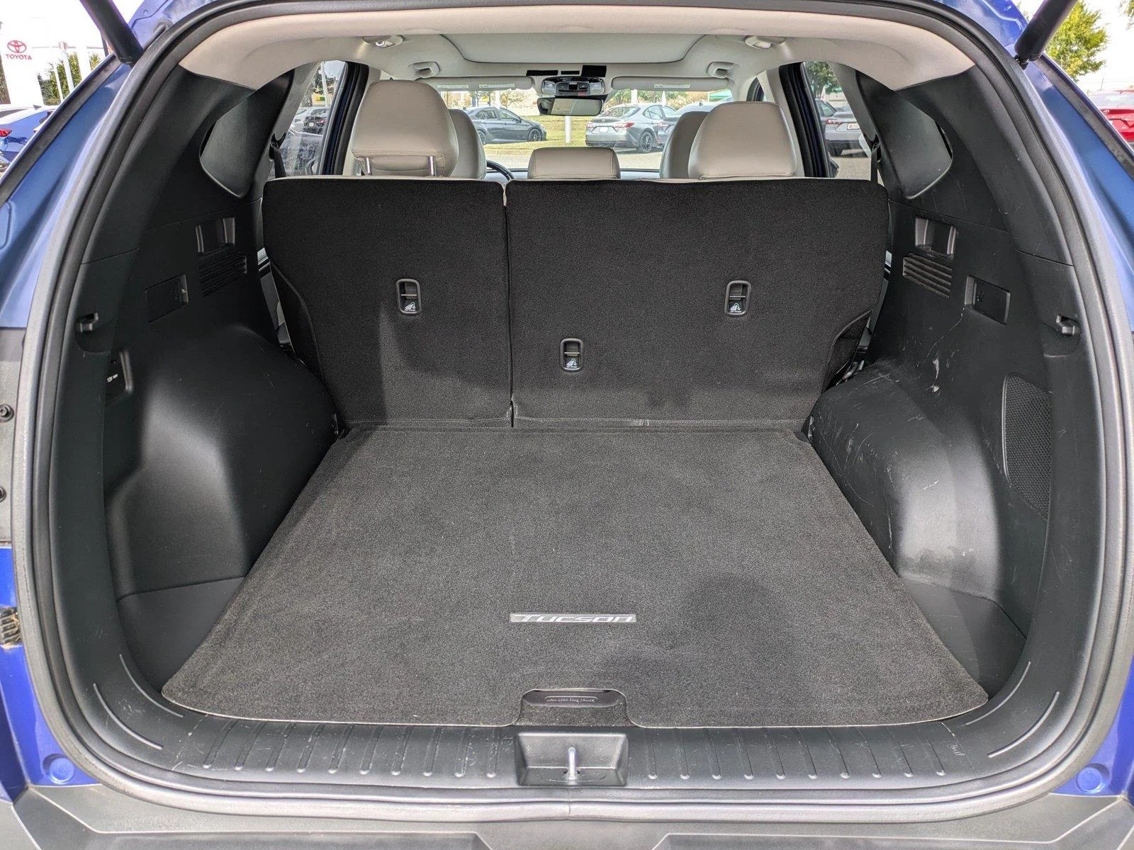 Used 2022 Intense Blue Hyundai Limited image 13