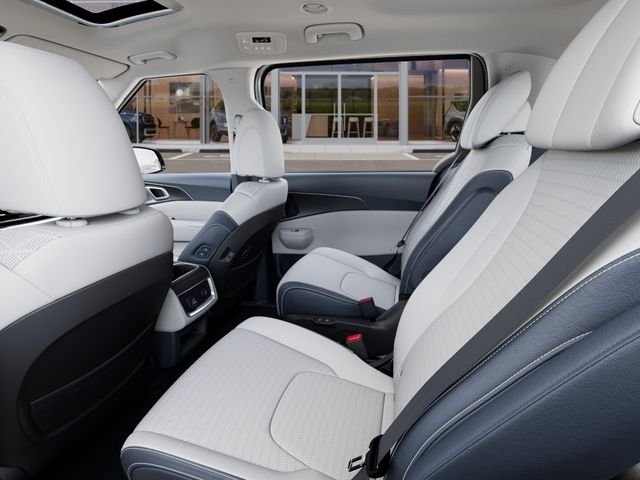 New 2027 Ceramic Silver Kia SX image 18