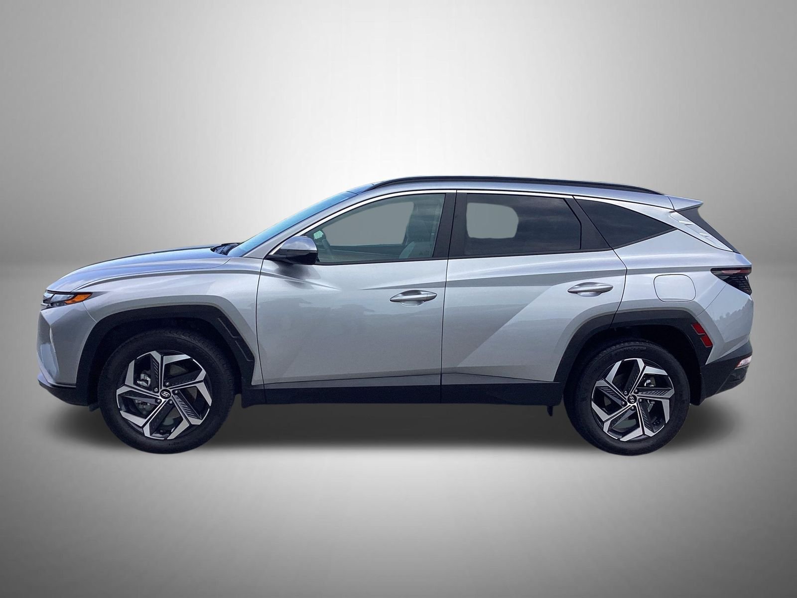 Certified Used 2024 Silver Hyundai SEL Convenience image 2