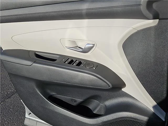 New 2026 Shimmering Silver Hyundai SEL image 12