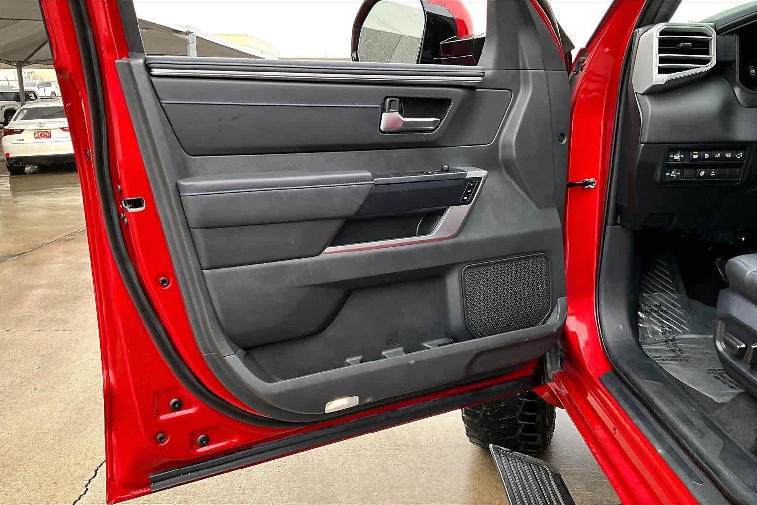 2025 Toyota Sequoia Platinum - Photo 25
