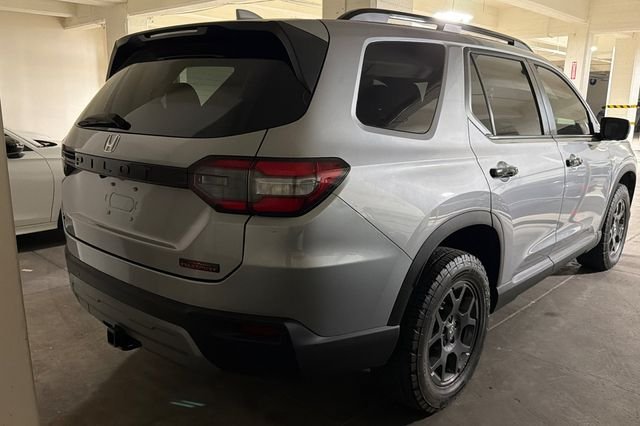 Used 2025 Lunar Silver Metallic Honda TrailSport image 7