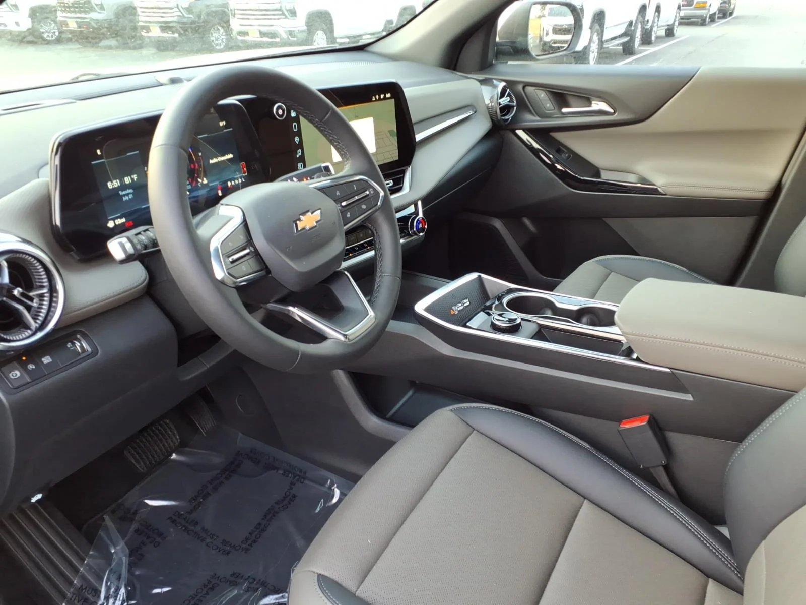 2027 Chevrolet Equinox LT - Photo 6