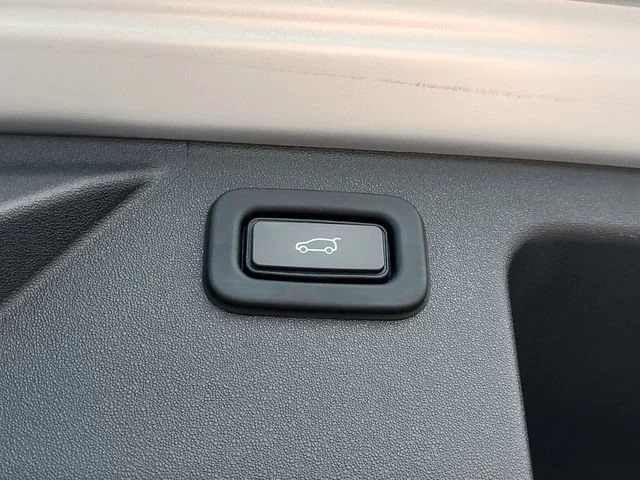 Used 2021 Silver Land Rover S R-Dynamic image 30