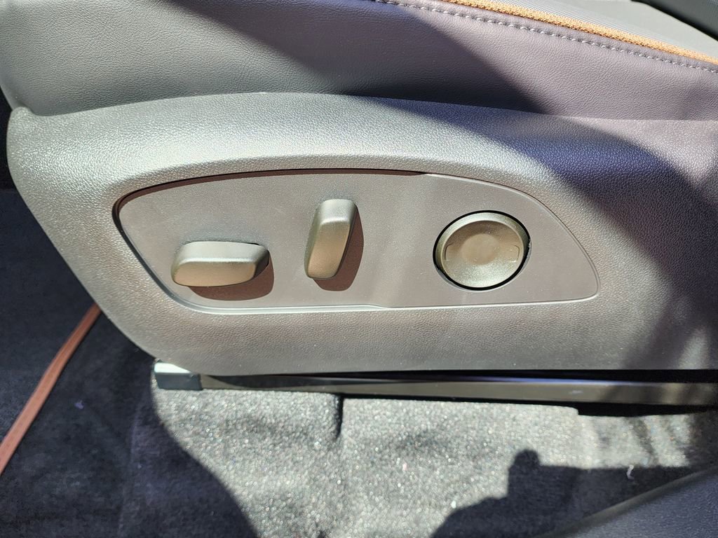 2026 GMC Acadia AT4 - Photo 18