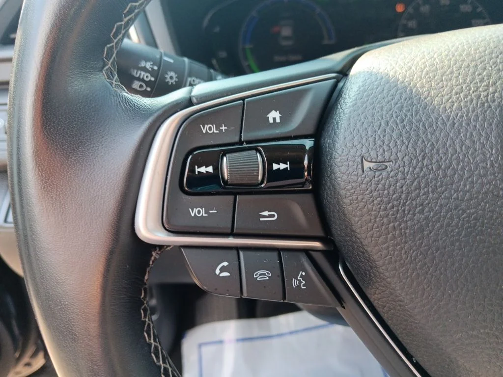 Used 2020 Black Honda Touring image 17