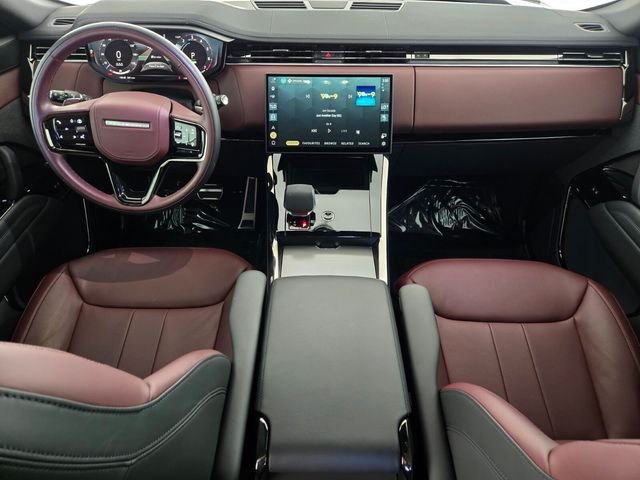Used 2025 Green Land Rover Dynamic SE image 4