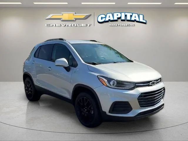 Used 2022 Silver Ice Metallic Chevrolet LT image 7