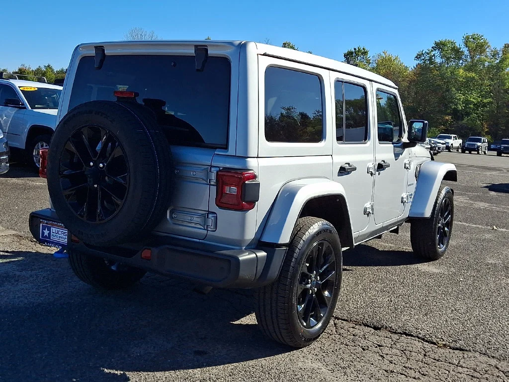 Used 2024 Silver Jeep Sahara 4xe image 11