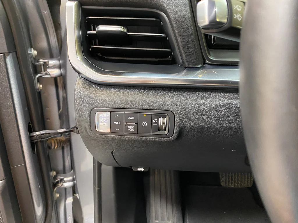 Used 2026 Silver GMC Elevation image 35