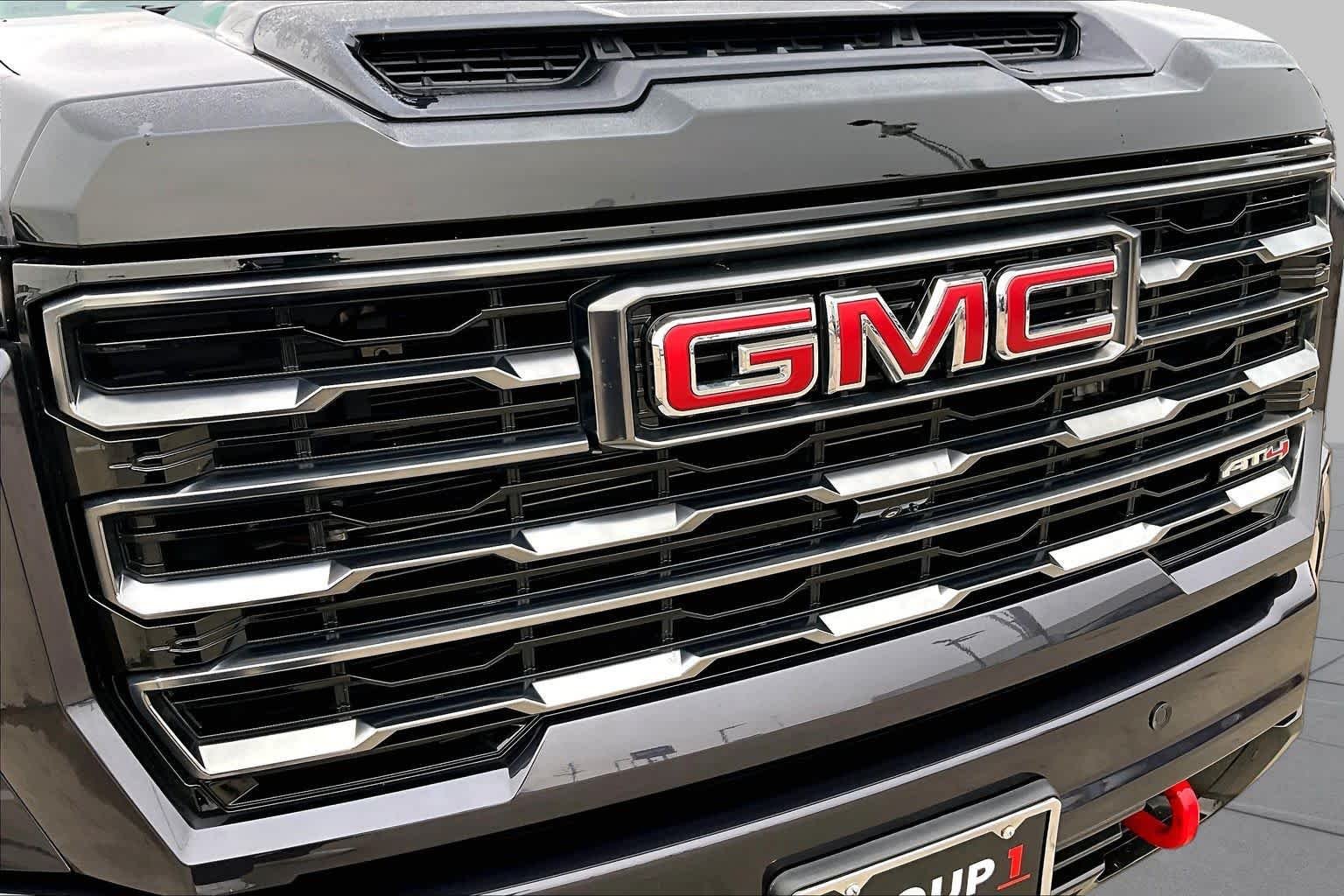 Used 2025 Titanium Rush Metallic GMC AT4 image 30