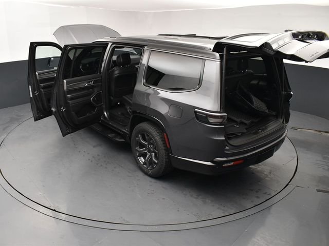 New 2026 Baltic-Gray Metallic Clear-Coat Exterior Paint Jeep Upland image 28