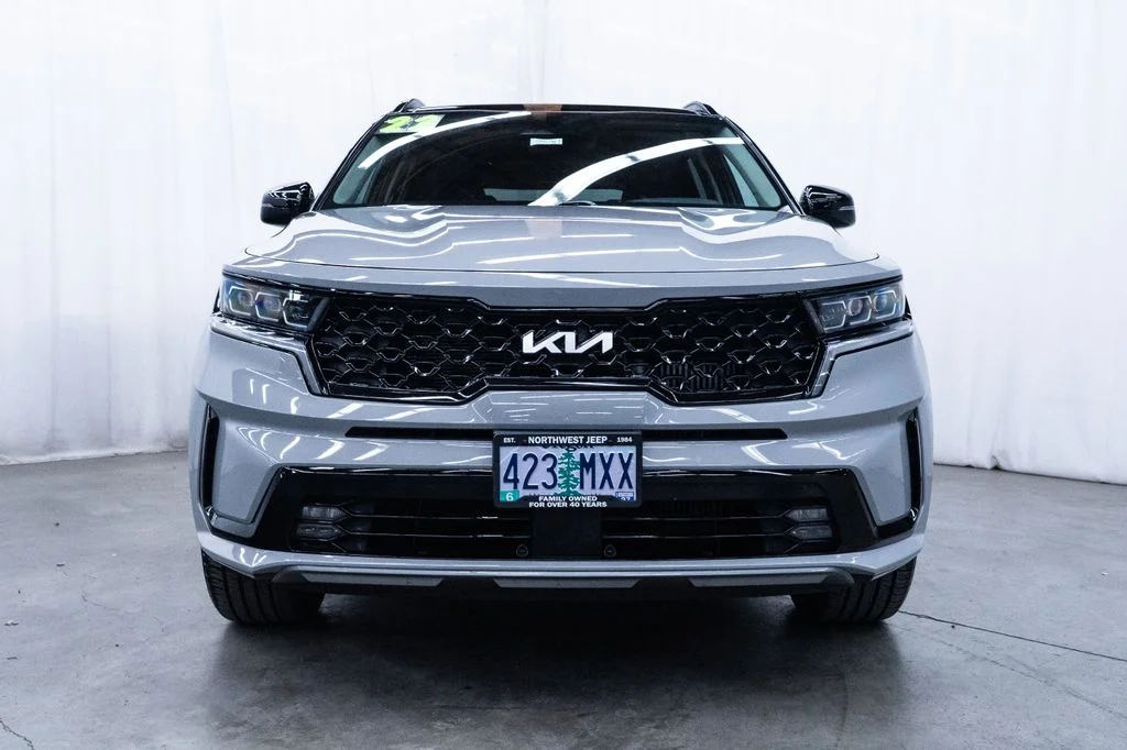 Used 2022 Gray Kia SX image 2