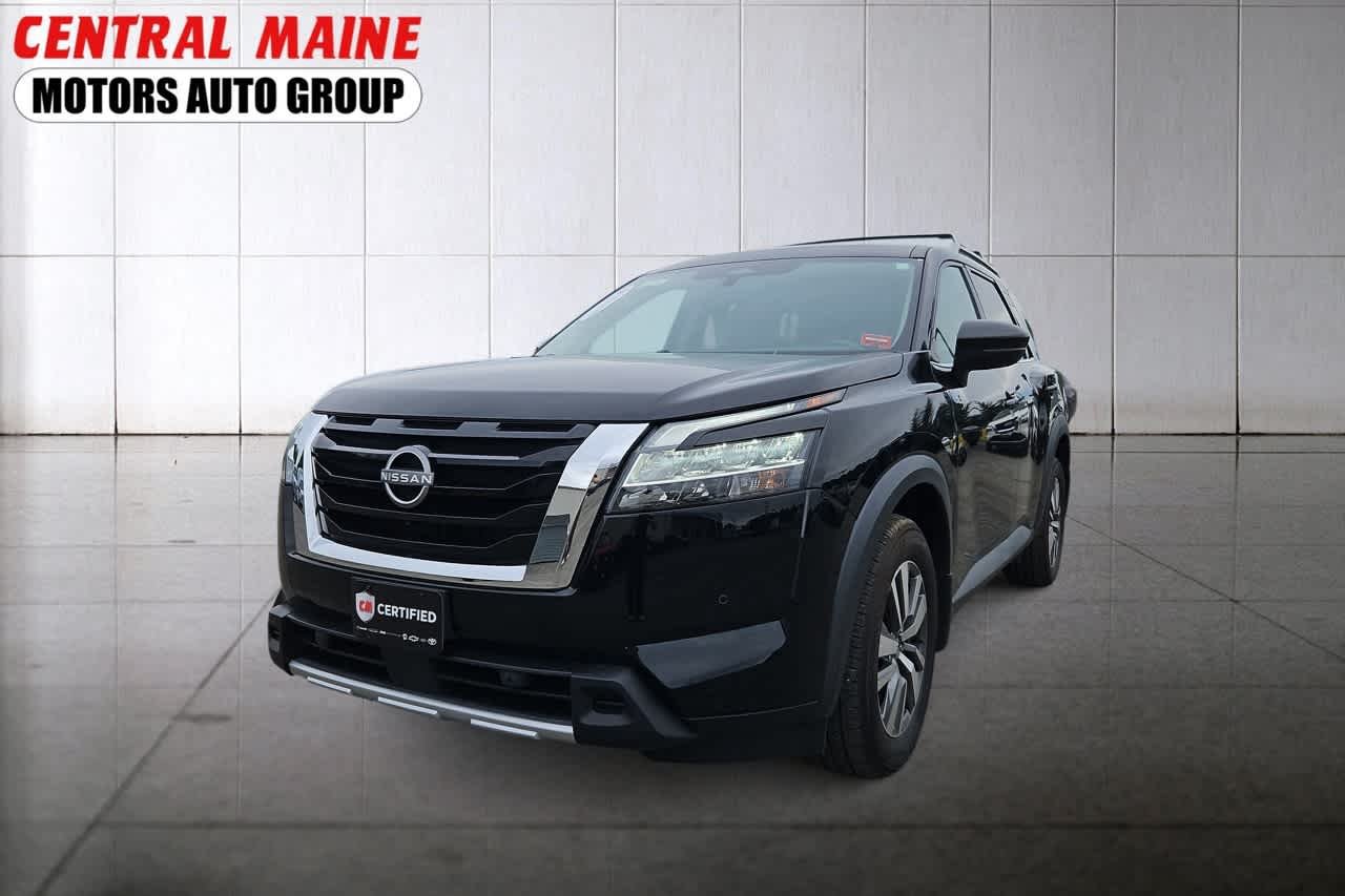 2023 Nissan Pathfinder SL