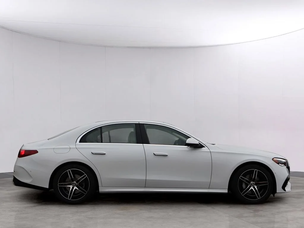 New 2026 MANUFAKTUR Moonlight White Metallic Mercedes-Benz E 350 image 46