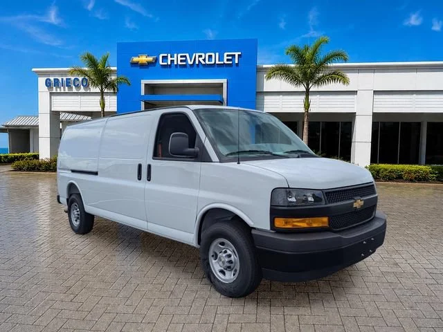 New 2026 Summit White Chevrolet WT image 1