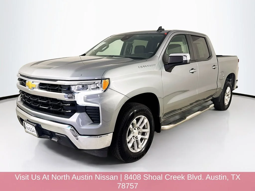 Used 2023 Gray Chevrolet LT image 3