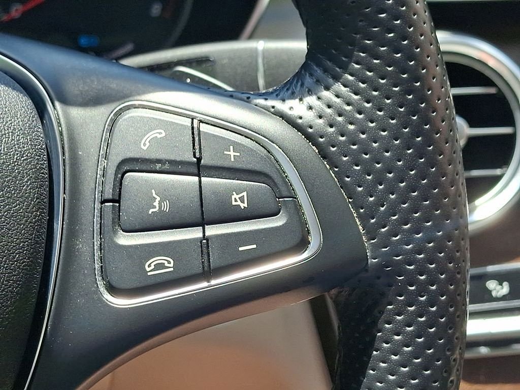 Used 2019  Mercedes-Benz GLC 350e image 23