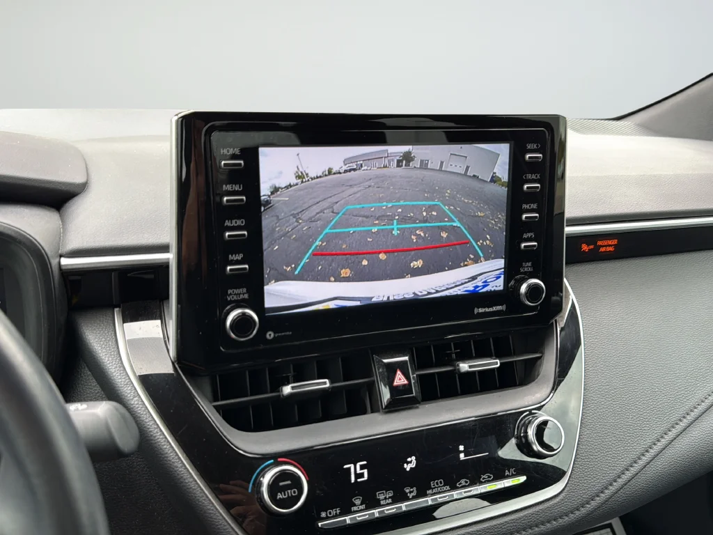 Used 2021 White Toyota SE image 21