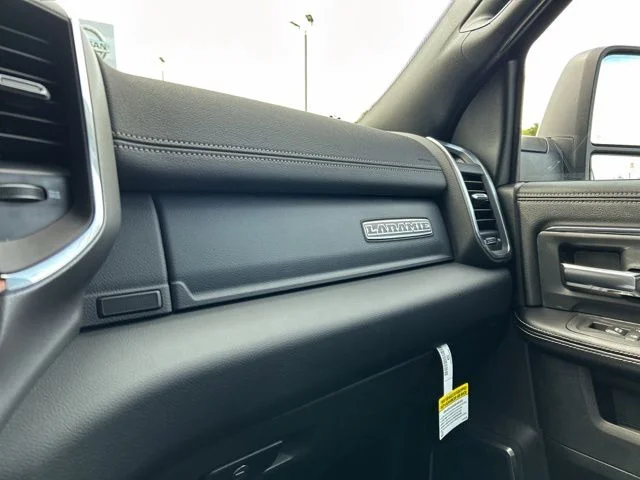 New 2026 Granite Crystal Metallic Clear-Coat Exterior Paint RAM Laramie image 40