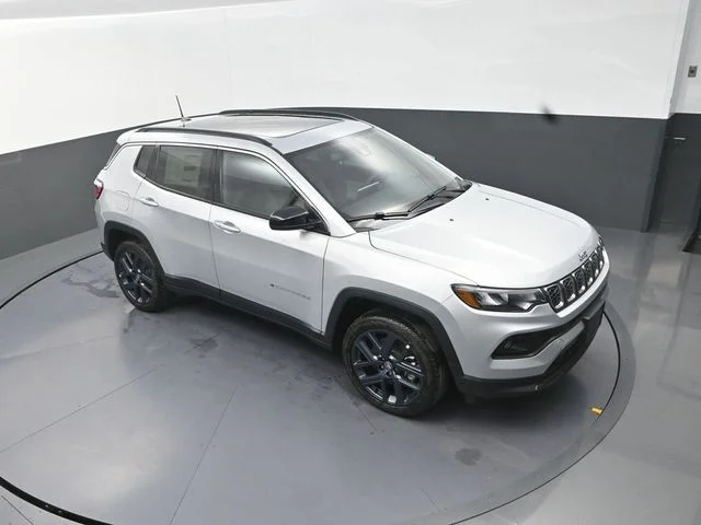 New 2026 Silver Zynith Metallic Clear-Coat Exterior Paint Jeep  image 11