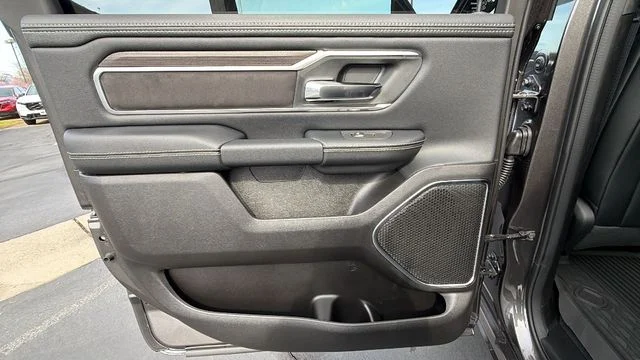 2026 RAM 1500 Laramie - Photo 15
