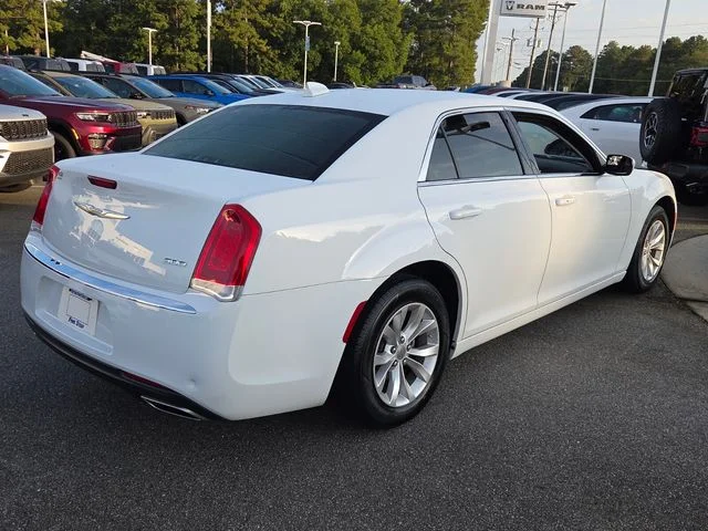Used 2023 White Chrysler Touring image 11