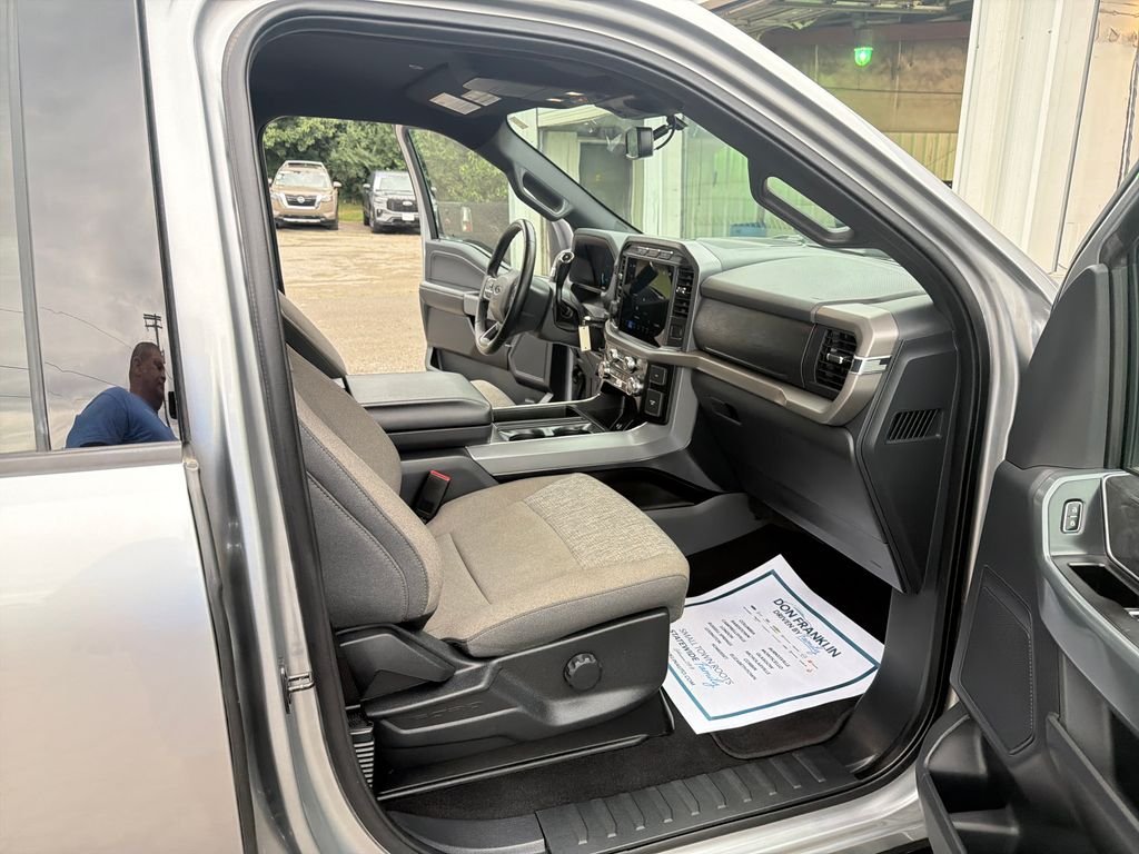 Used 2024 Silver Ford XLT image 22