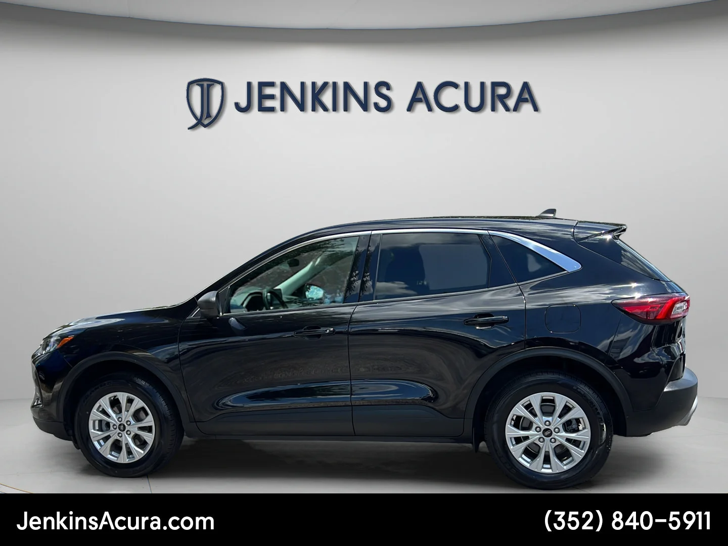 Used 2024 Black Metallic Ford Active image 8