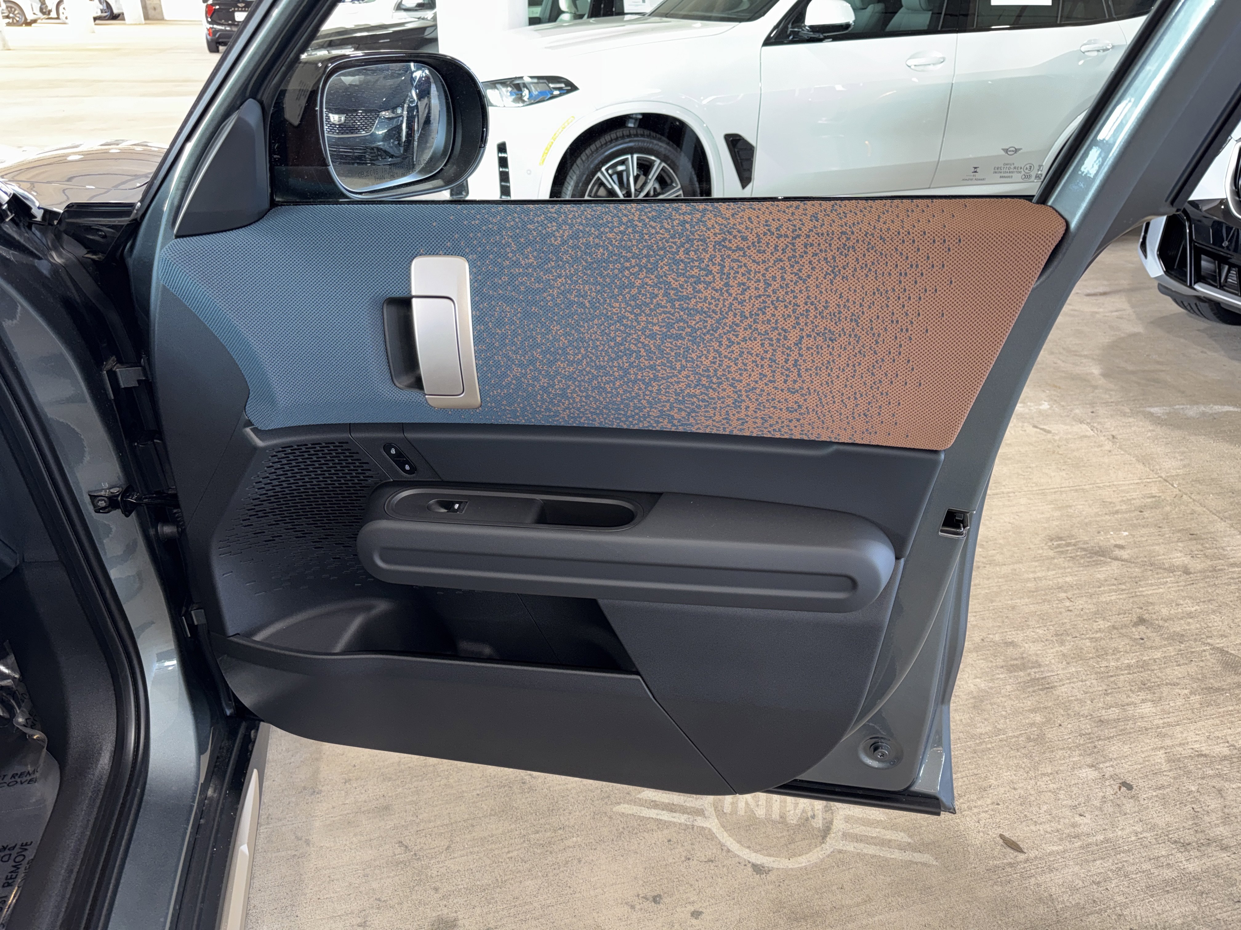 New 2026 Green Metallic MINI SE image 8