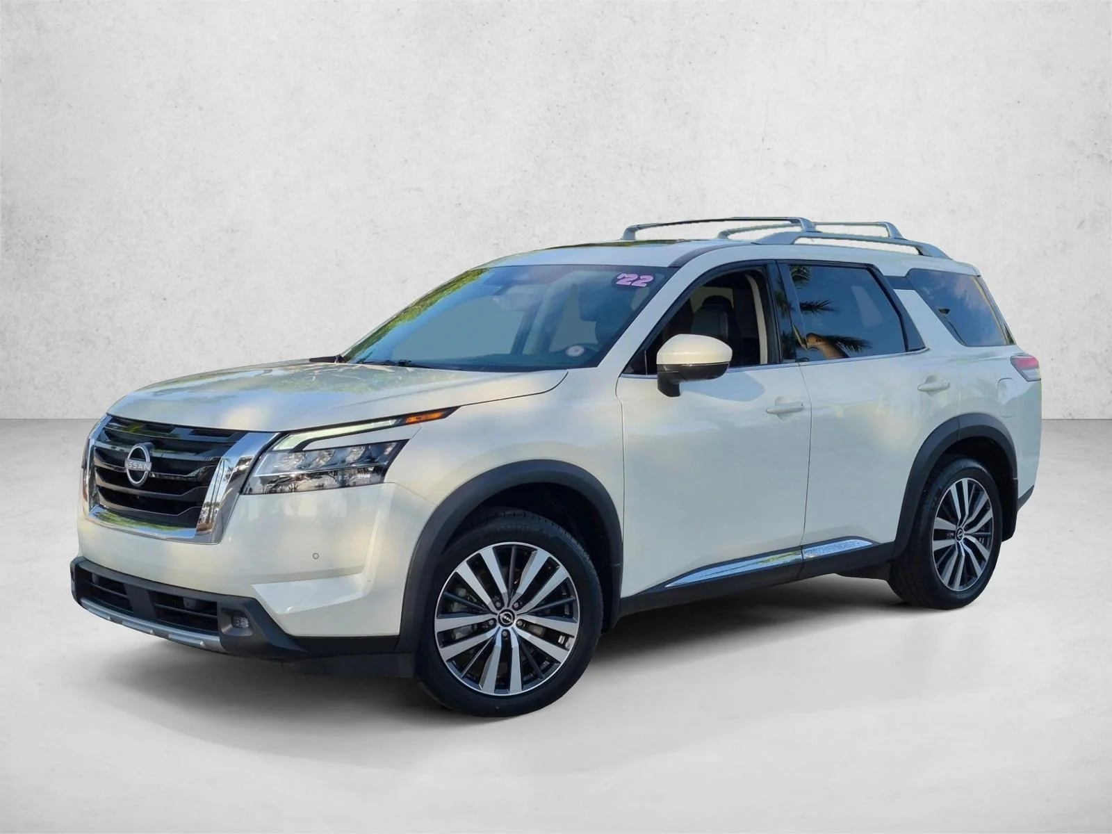 Used 2022 Pearl White Tricoat Nissan Platinum image 1