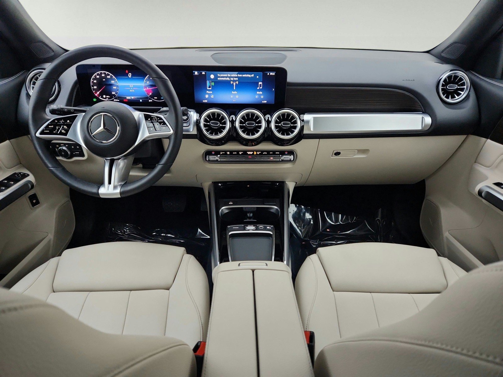 Certified Used 2026 MANUFAKTUR Patagonia Red Metallic Mercedes-Benz GLB 250 image 27