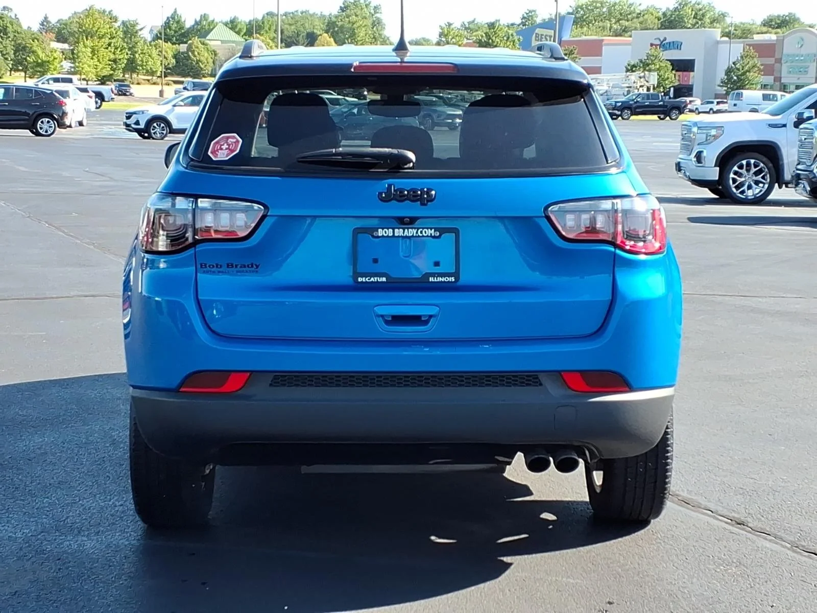 Used 2021 Blue Jeep Altitude image 12