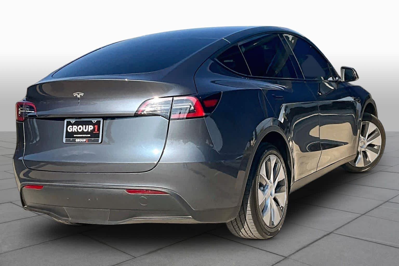 Used 2023 Midnight Silver Metallic Tesla Long Range image 11