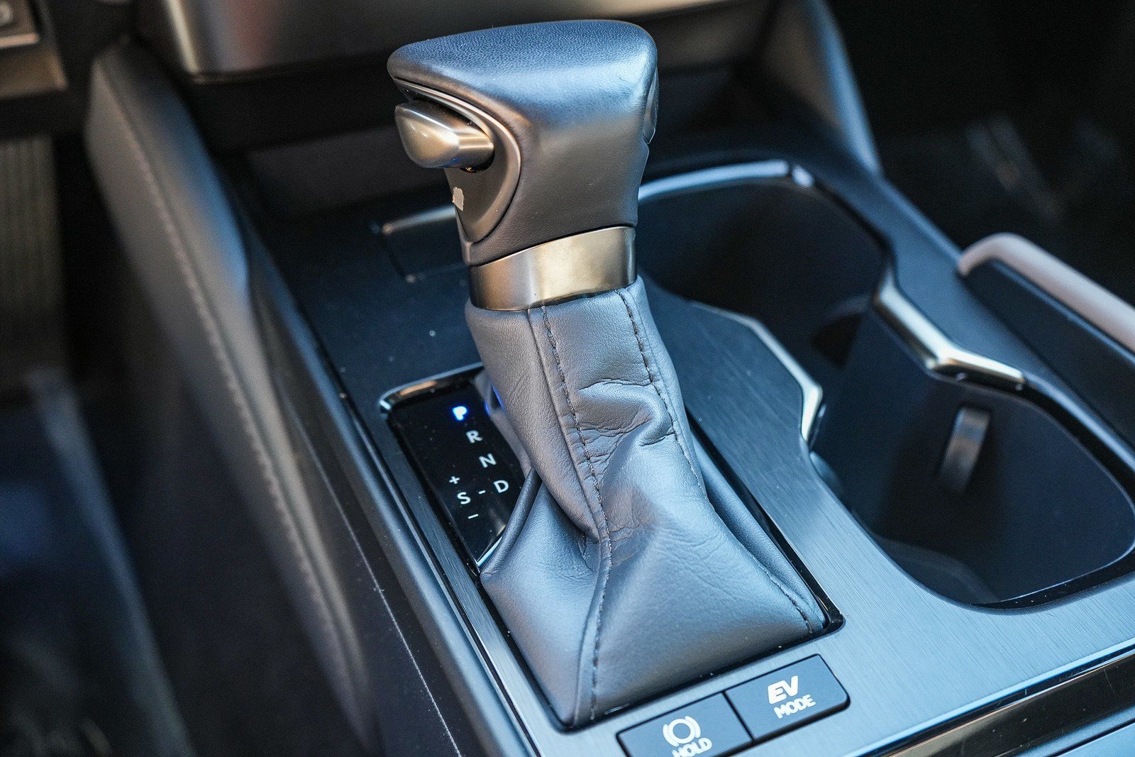 Certified Used 2025 Eminent White Pearl Lexus 300h image 19