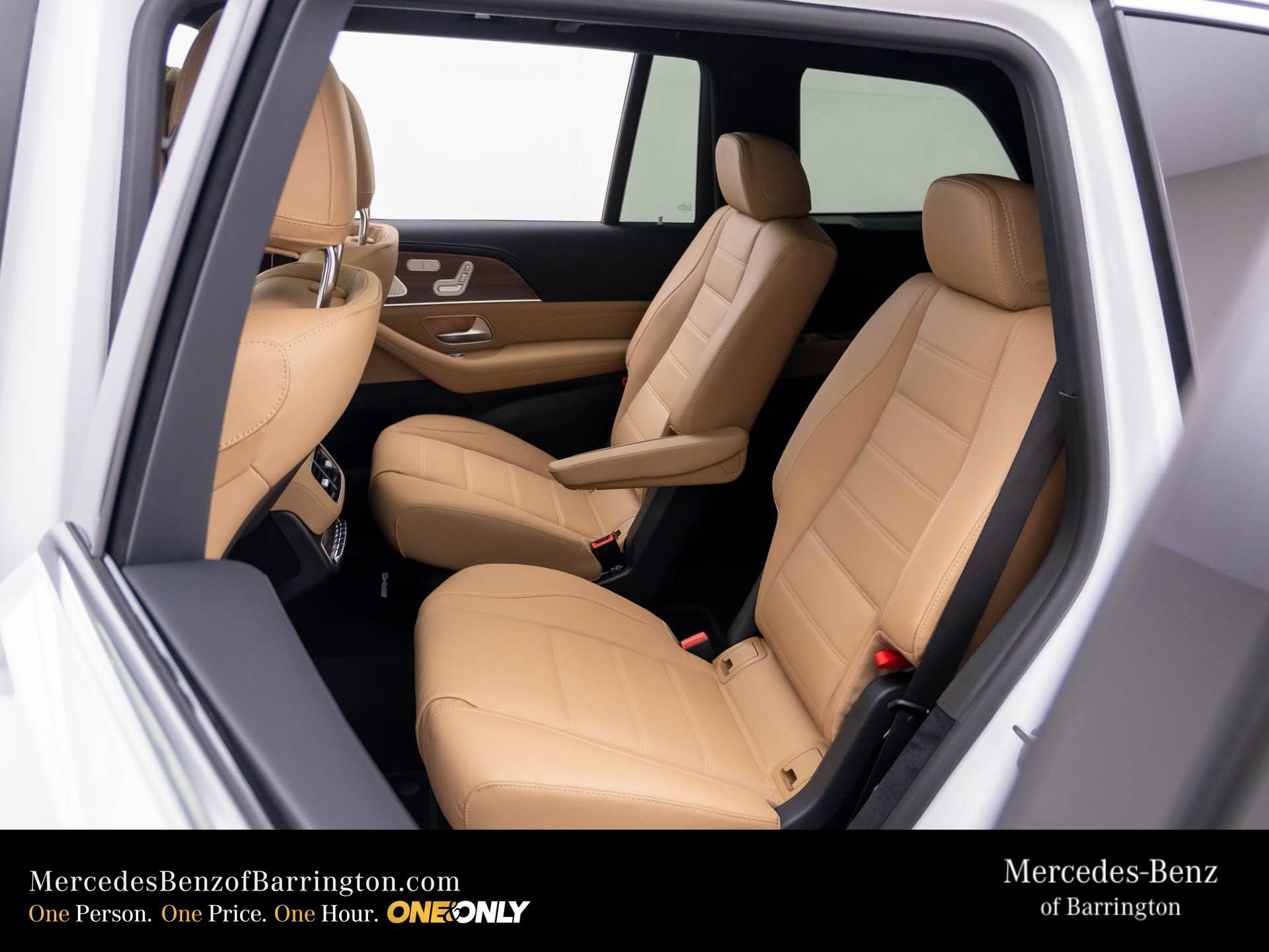 New 2026 MANUFAKTUR Moonlight White Metallic Mercedes-Benz GLS 580 image 62